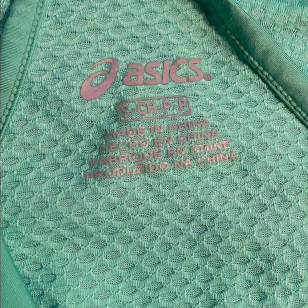 ASICS workout top-size small - Picture 3 of 3